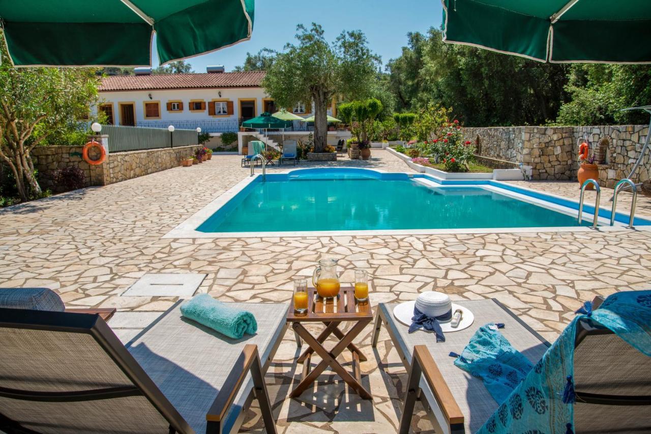 Livadi Studios With Pool Lákka Exteriér fotografie